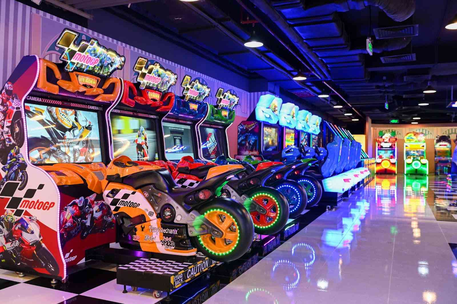 Máy đua xe mô tô tại khu vui chơi trẻ em