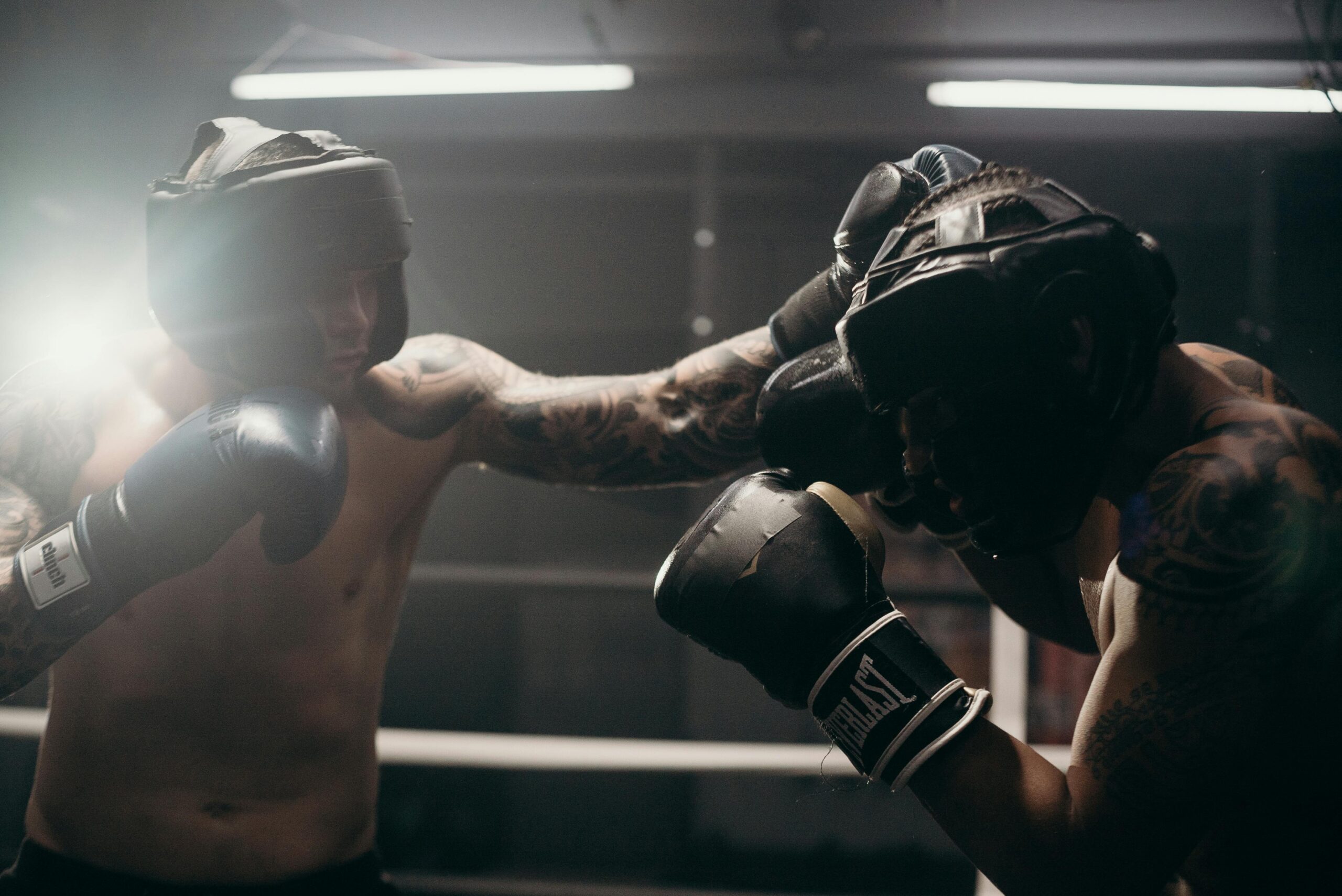 Kỹ thuật boxing đấu thượng cùng huấn luyện viên