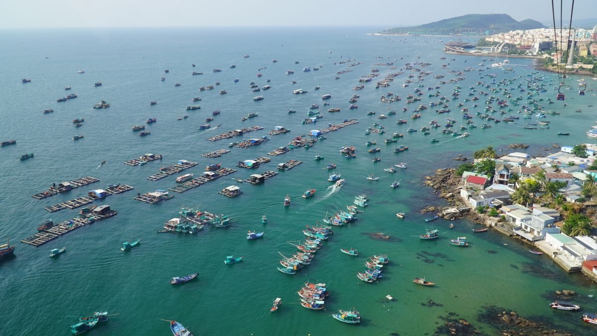 Làng chài Phú Quốc với những chiếc thuyền cá