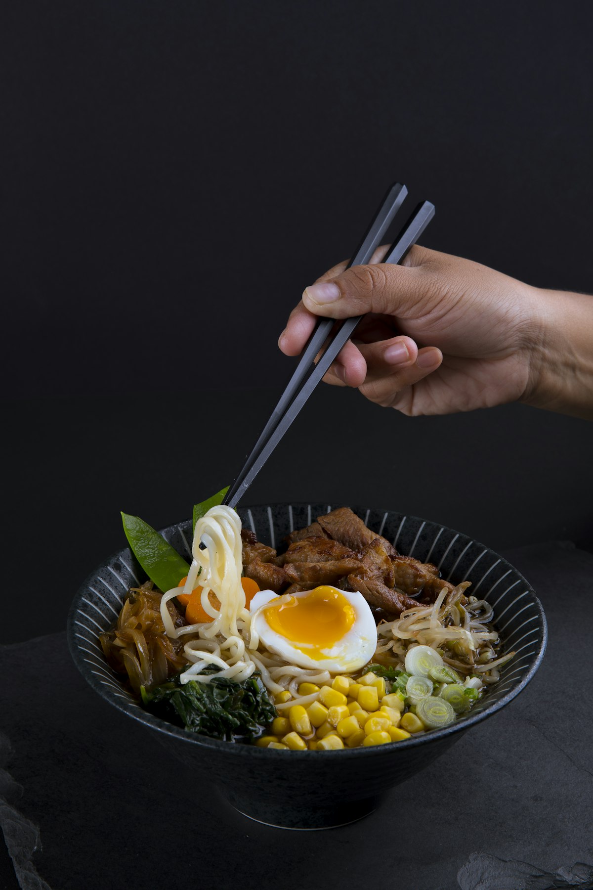 Lẩu Hàn Quốc nóng hổi tại quán ăn Sài Gòn