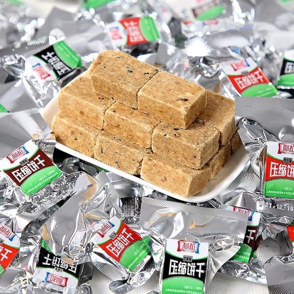 Sự tiện lợi của lương khô quân đội.