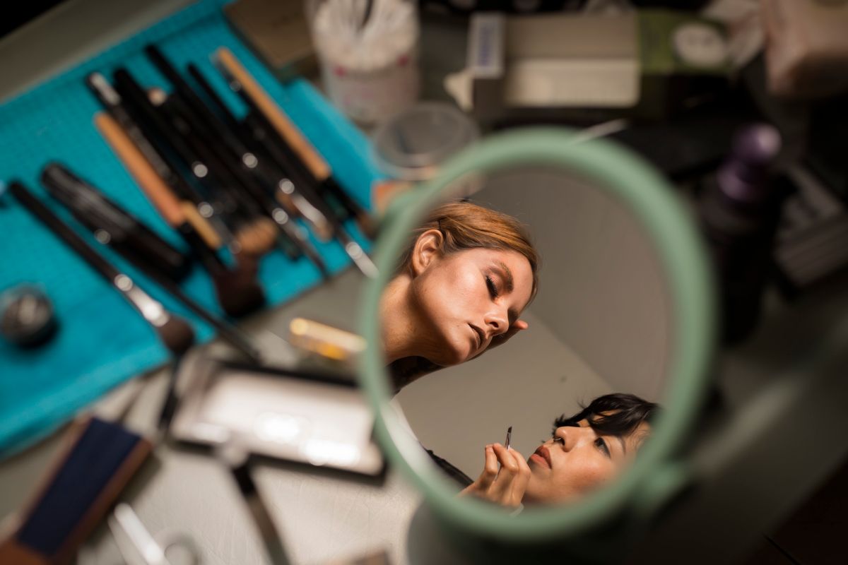 Makeup dự tiệc tại nhà nhẹ nhàng tự nhiên
