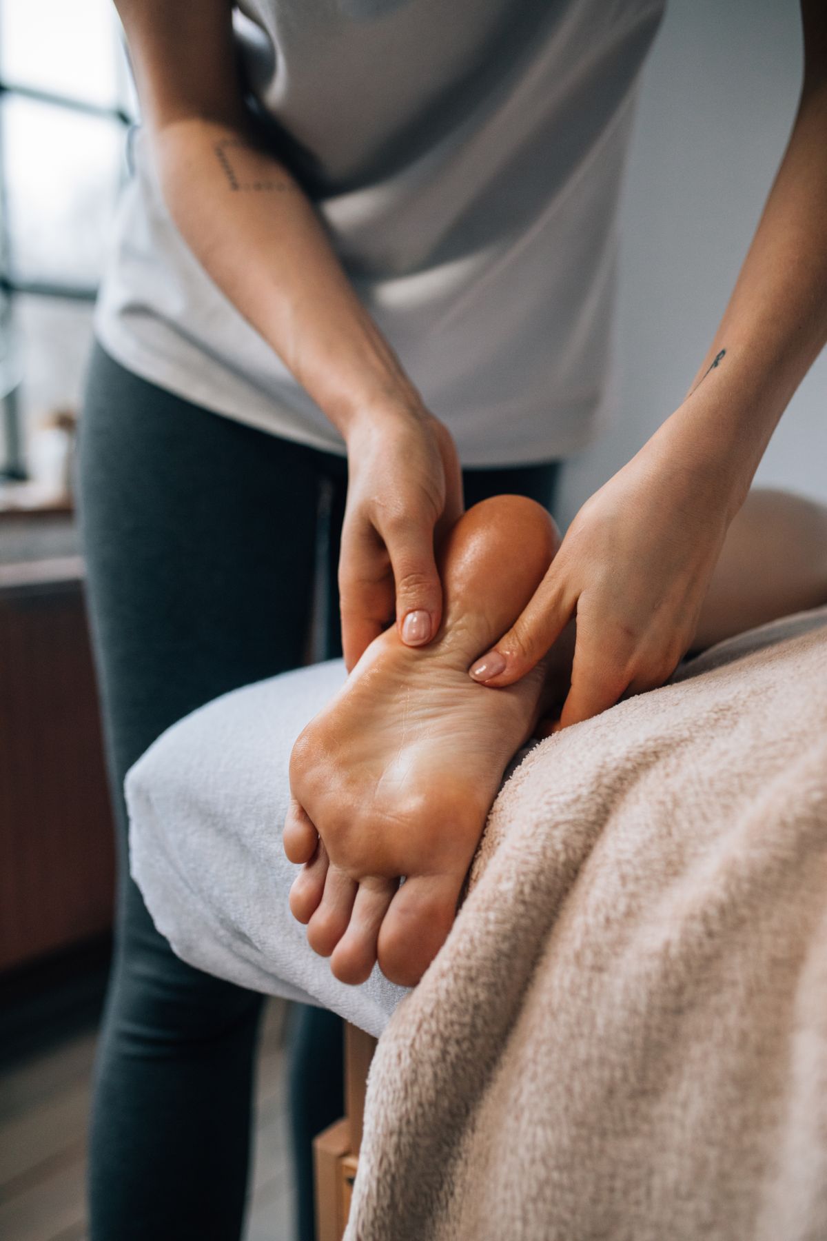 Massage chân thư giãn tại spa Sài Gòn