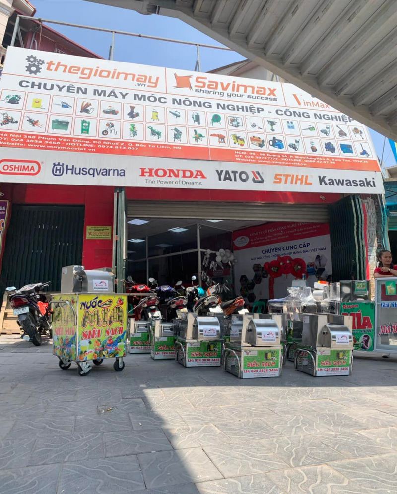 Máy cắt cỏ công suất lớn tại Vinmax, thiết kế tối ưu cho khu vực rộng, giao hàng toàn quốc nhanh chóng, đáp ứng nhu cầu người làm vườn chuyên nghiệp.