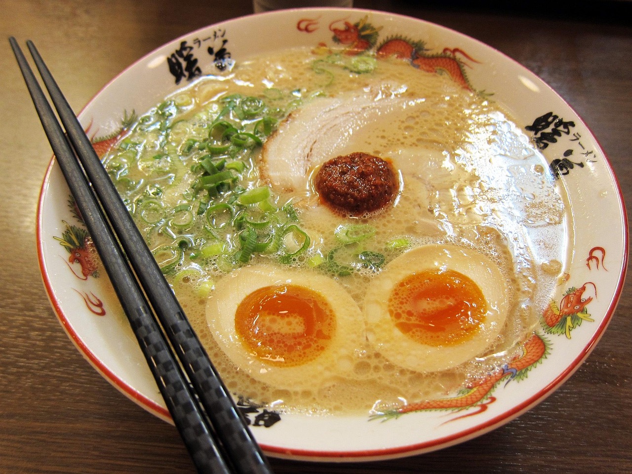 Mì udon Nhật sợi mì dày bóng mượt trong nước dùng trong