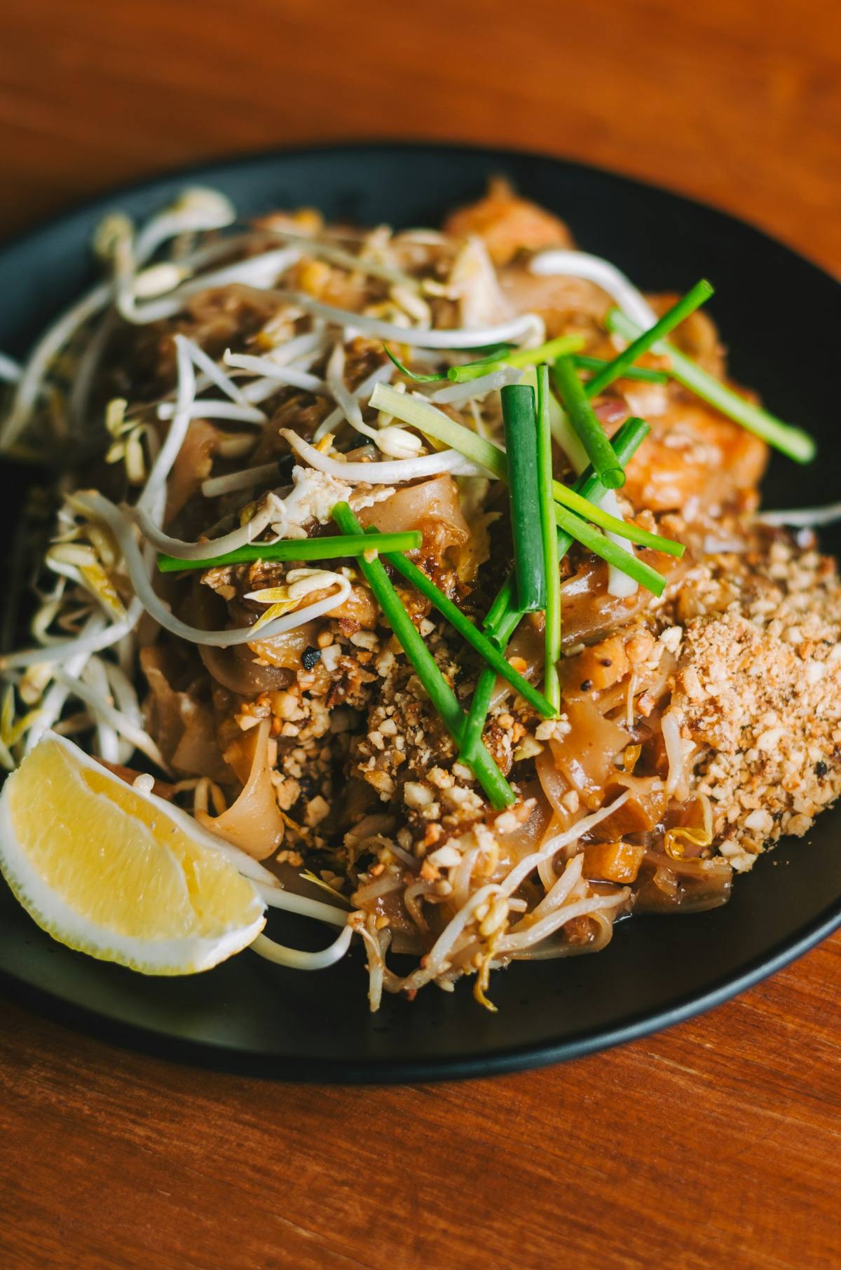 Món pad Thái ăn kèm tại quán lẩu Thái