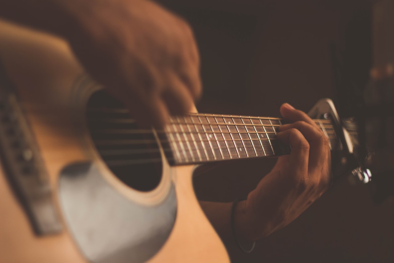 nghe nhạc acoustic live quán cà phê