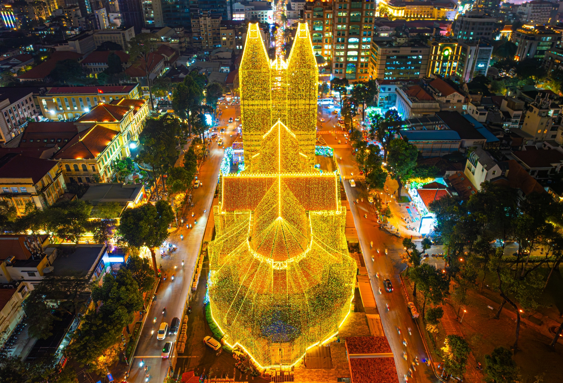 Check in tại Nhà thờ Đức Bà.