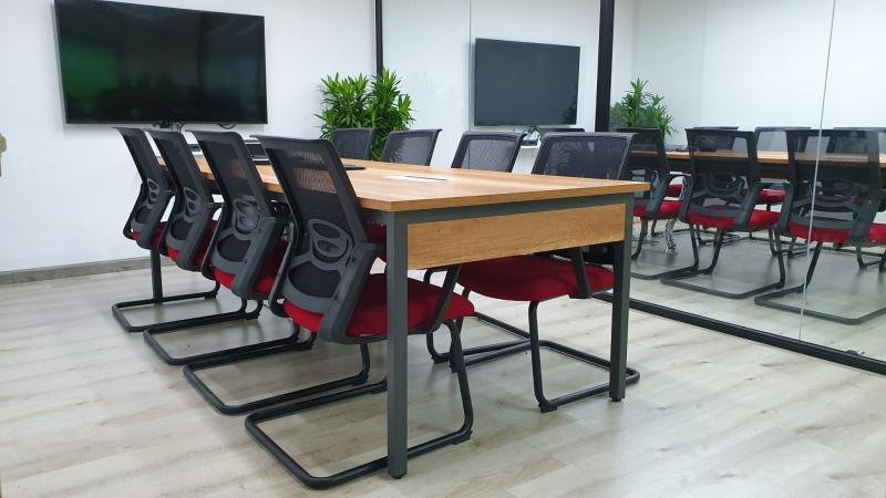 Không gian nội thất văn phòng do View Decor thực hiện với thiết kế hiện đại, sắp xếp khoa học và chất liệu hoàn thiện cao cấp.

