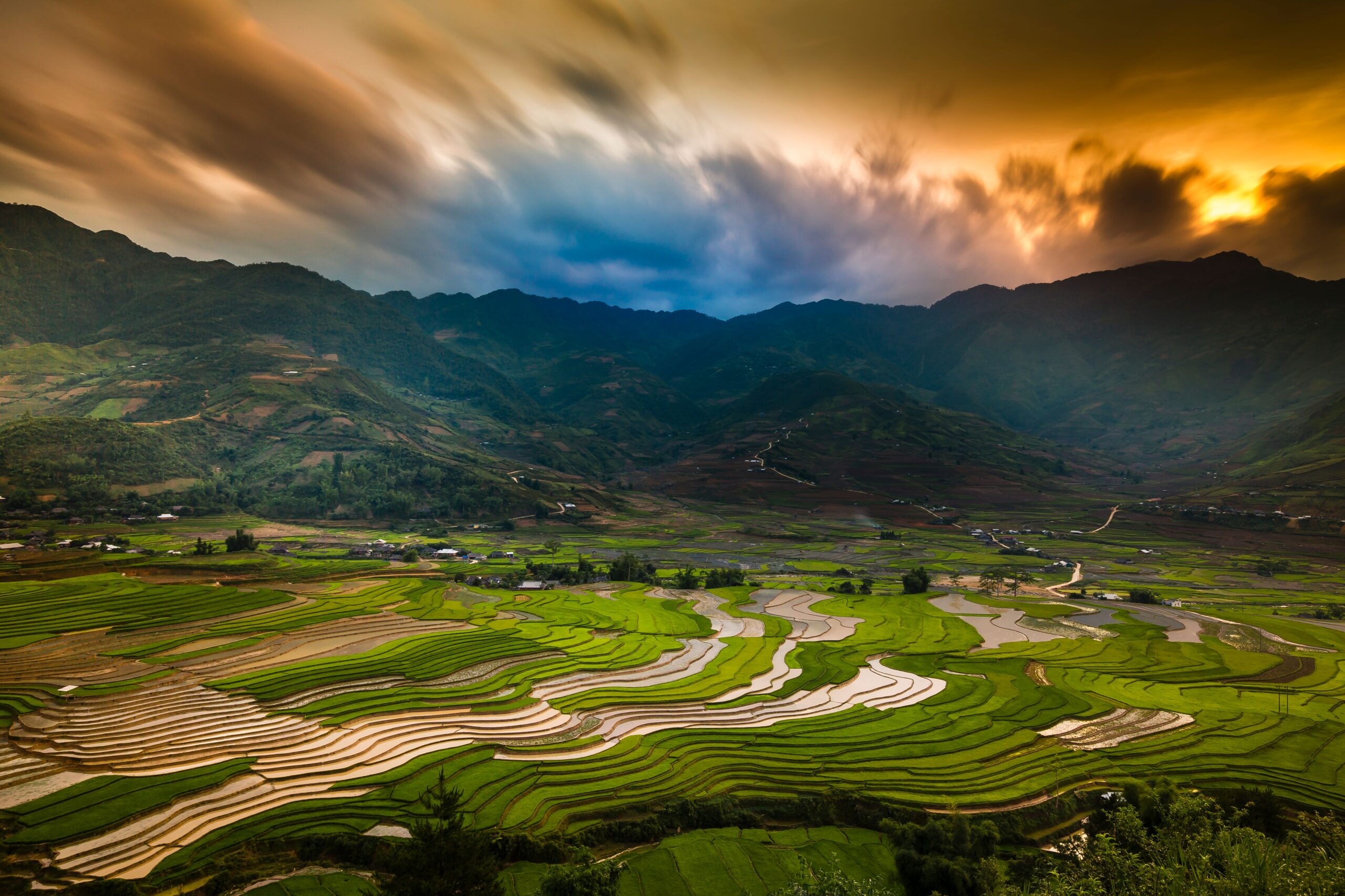 Homestay view núi Hà Giang kiến trúc gỗ truyền thống