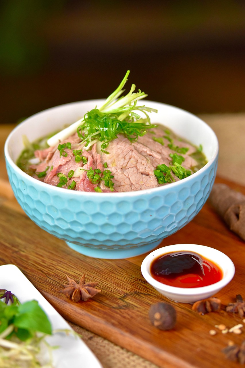 phở bò Hà Nội truyền thống - món ăn đường phố nổi tiếng