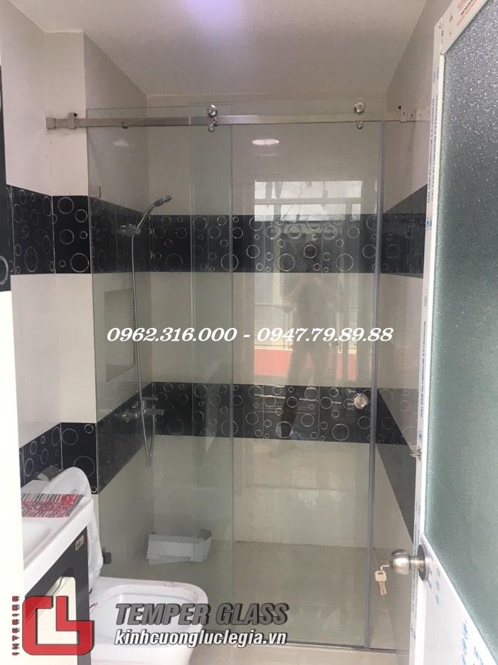 Logo LEGIA GLASS – công ty chuyên cung cấp và lắp đặt phòng tắm kính cường lực phôi Việt Nhật, phụ kiện inox 304, thi công tỉ mỉ và chính xác.