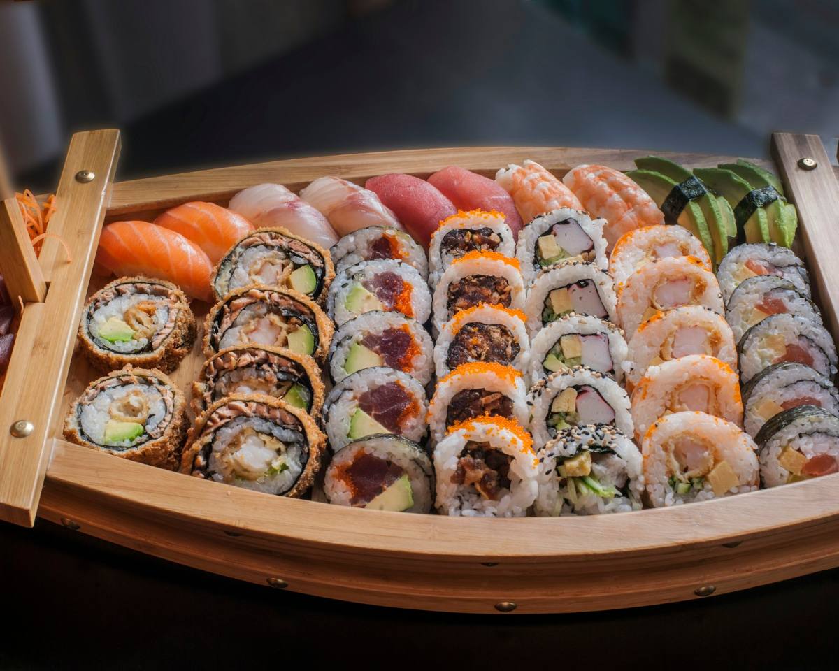 Set sushi thuyền tại quán ăn Nhật Bản TP.HCM
