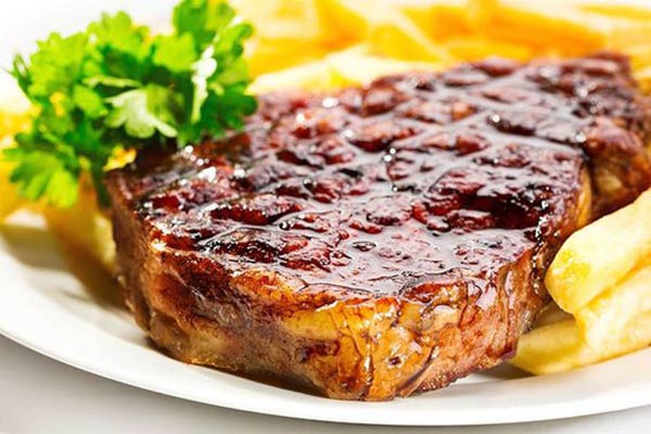 Miếng thịt mọng nước tại quán bít tết ngon nổi tiếng