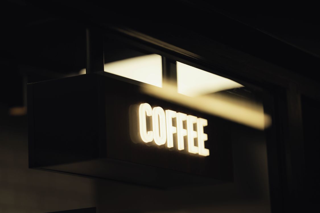 quán cà phê minimal biển hiệu đẹp