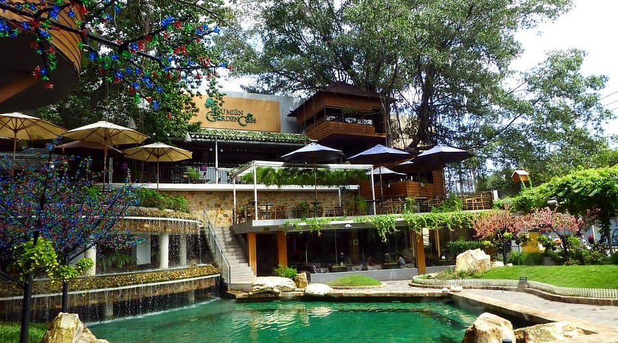 Du Miên Garden với hồ nước, thác nước và không gian xanh mát ở TP.HCM