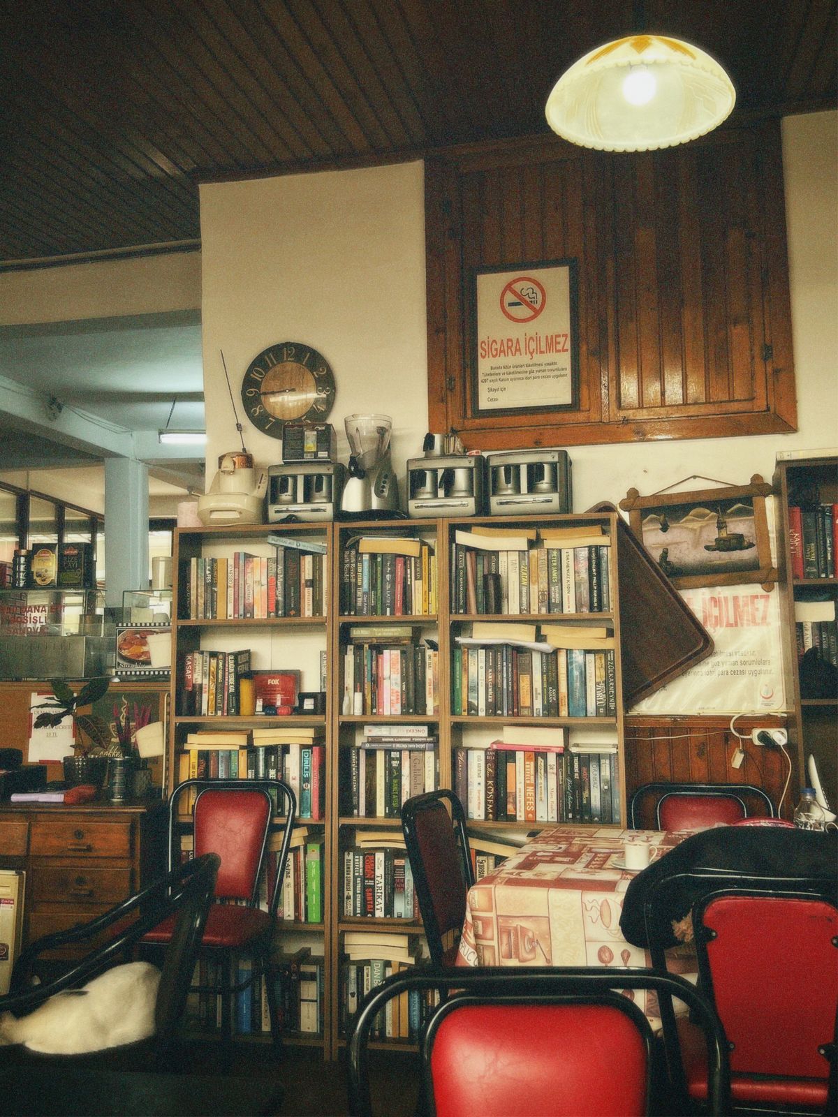 Quán cà phê sách TPHCM phong cách vintage