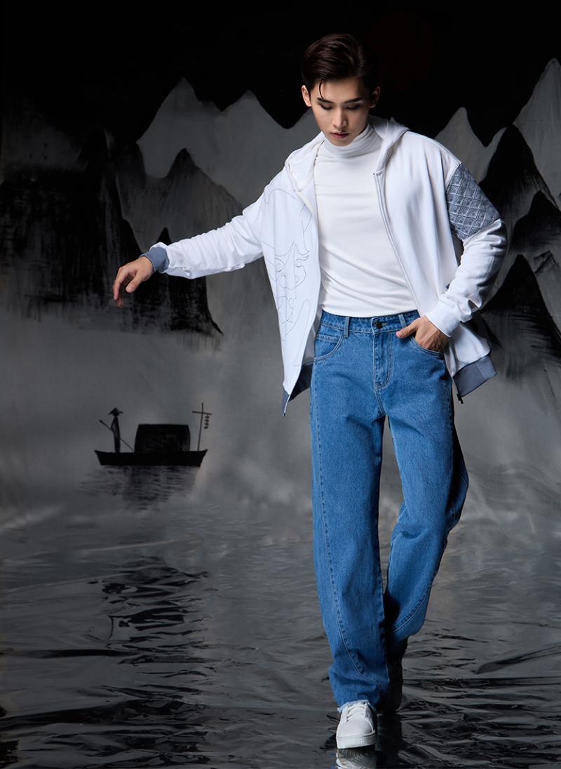 Hình ảnh quần jeans nam Yame phong cách trẻ trung, năng động, chất liệu denim co giãn bền đẹp, dễ phối đồ và phù hợp nhiều phong cách khác nhau.