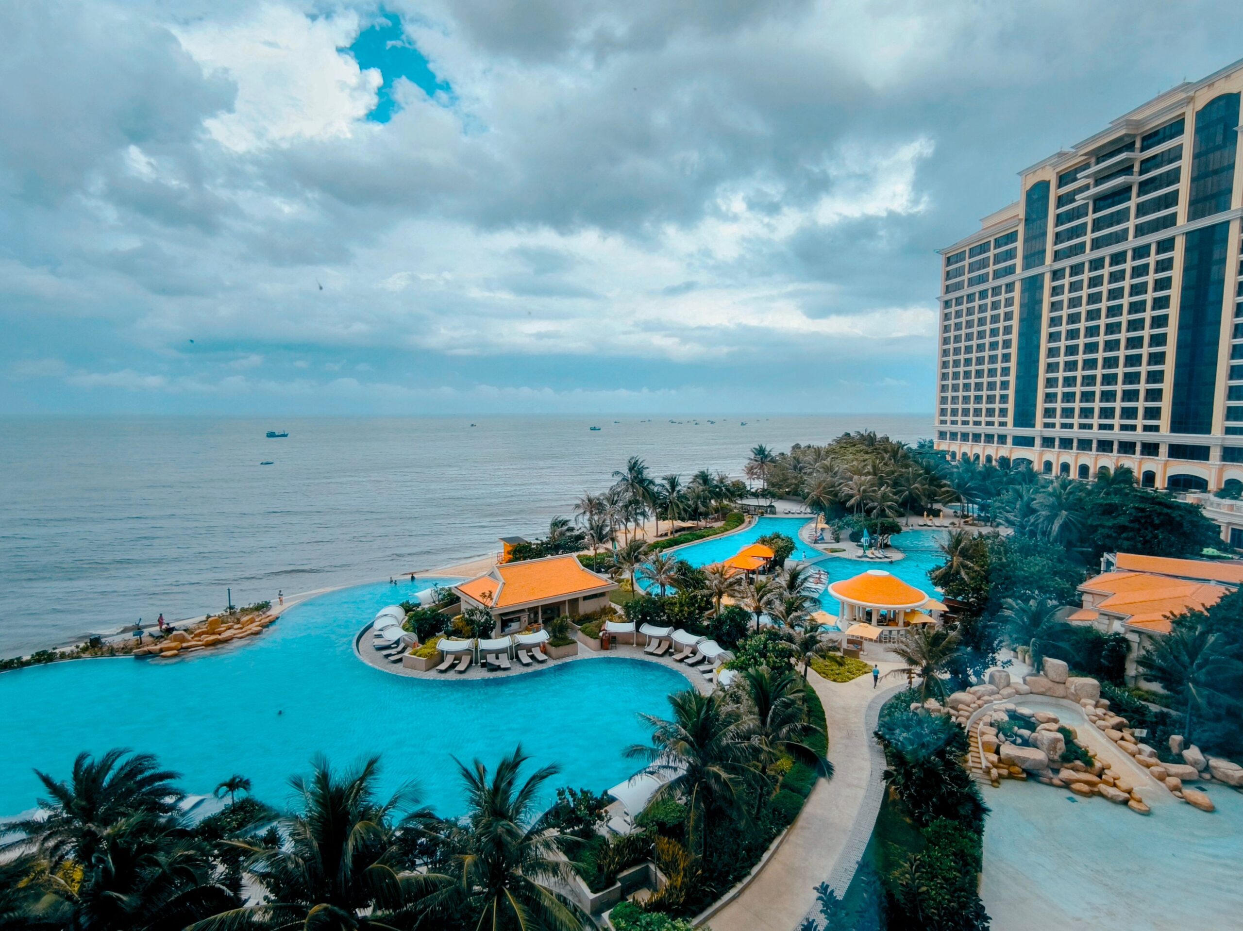 resort biển đà nẵng giá tốt 2026 Furama Resort
