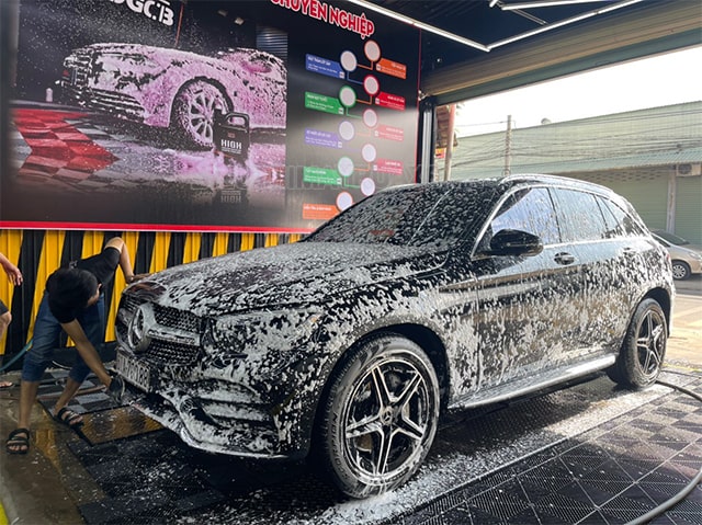 Rửa xe ô tô