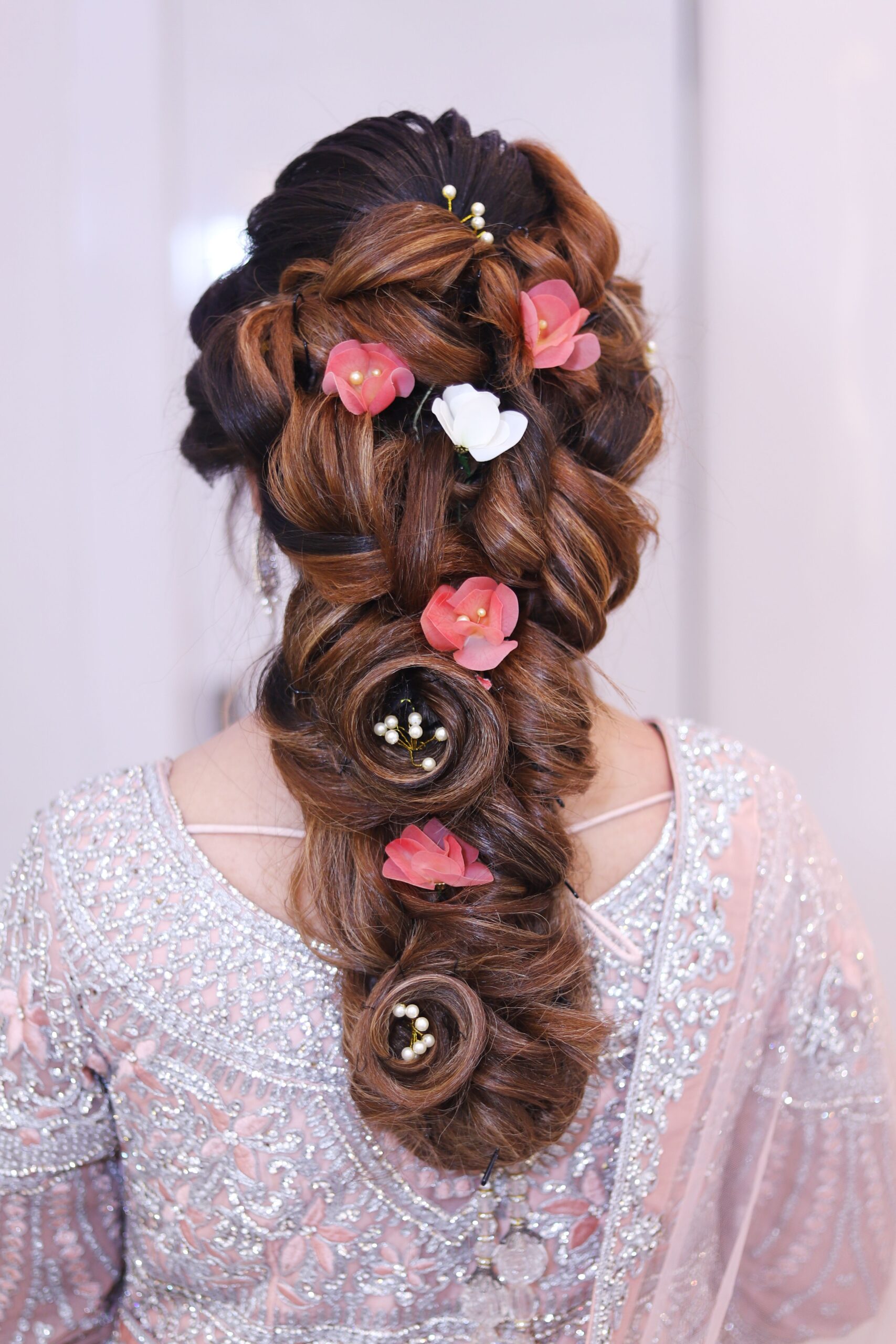 Không gian salon chuyên nghiệp hiện đại, sang trọng
