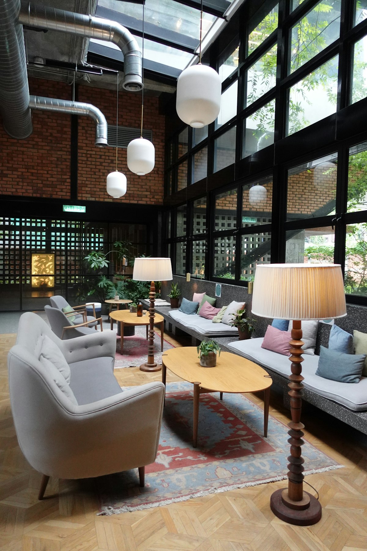 Sảnh lobby lộng lẫy của khách sạn 5 sao TPHCM giá tốt
