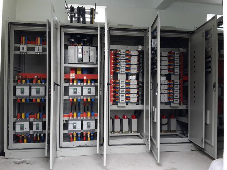Hình ảnh tủ điện công nghiệp do TEDCO Việt Nam sản xuất, thiết kế theo tiêu chuẩn kỹ thuật cao, tích hợp giải pháp điều khiển và phân phối điện hiện đại.
