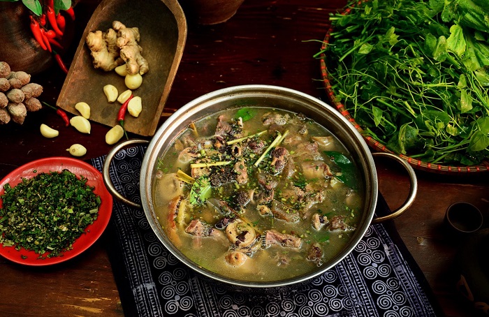 Thắng cố ngựa - món ăn kinh dị nhất Việt Nam của người H'Mông.