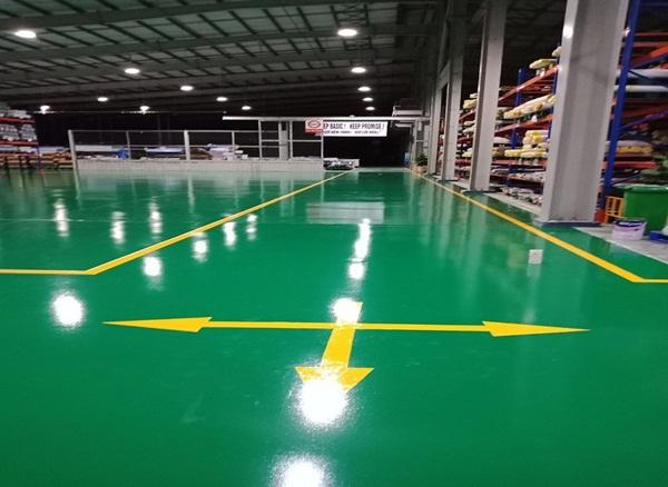 Thi công sơn Epoxy trang trí vân đá và tự san phẳng 3D cho showroom nội thất bởi Hoàng Gia – mang đến không gian sang trọng, hiện đại.