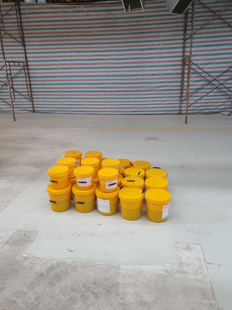 Sàn công nghiệp thi công bằng sơn Epoxy gốc dầu bởi Phạm Gia Phát – phù hợp cho nhà máy, khu công nghiệp, công trình lớn cần tiến độ gấp.