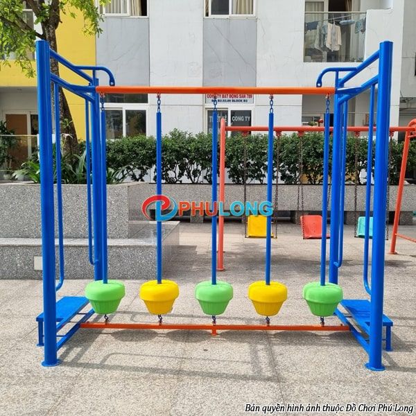 Hình ảnh Công ty Thiết Bị Mầm Non Phú Long – thương hiệu thâm niên trong lĩnh vực thiết bị mầm non, nổi bật với đồ chơi gỗ, nhựa, thiết bị giáo dục và chính sách bảo hành rõ ràng.