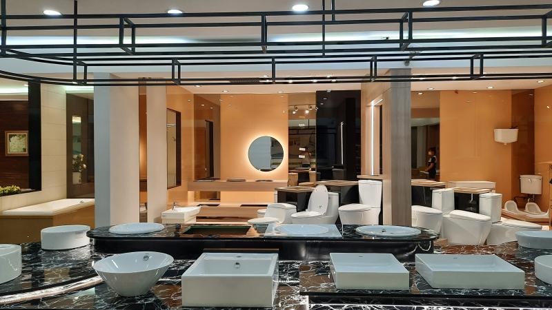Thiết bị vệ sinh Caesar chính hãng, đa dạng mẫu mã từ bồn cầu, chậu rửa, vòi sen đến bồn tắm, đảm bảo chất lượng và dịch vụ hậu mãi.