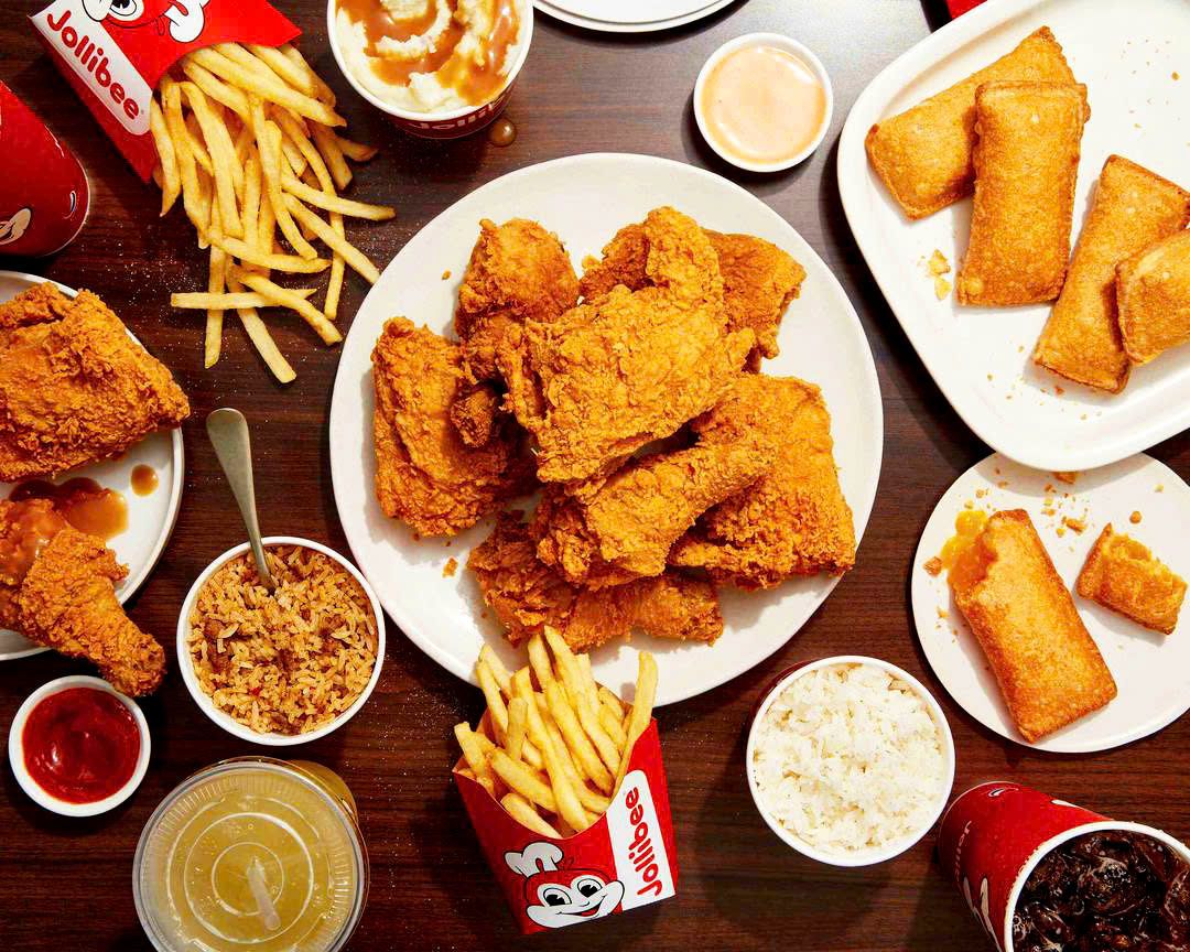 Tiệm gà rán ngon Jollibee được trẻ em yêu thích.