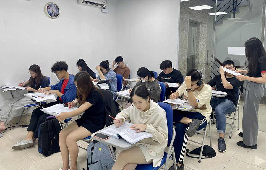 Trung tâm luyện thi đại học