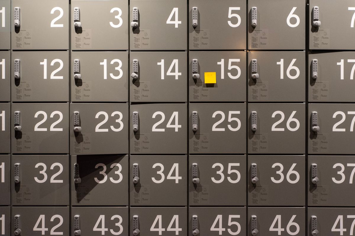 Hệ thống tủ locker gửi đồ tự động với khóa điện tử hiện đại