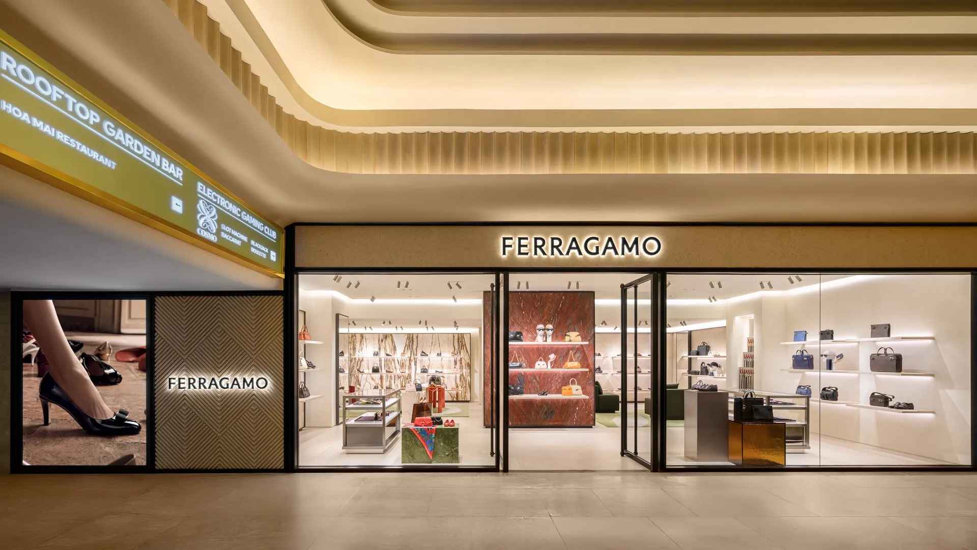 Cửa hàng túi hiệu dành cho phái nữ Ferragamo cao cấp.