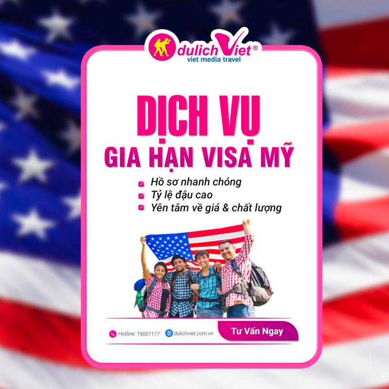 Khách hàng làm thủ tục tại Du Lịch Việt – Visa – công ty chuyên visa du lịch Mỹ với quy trình minh bạch, tỷ lệ đậu cao và dịch vụ tận tâm.