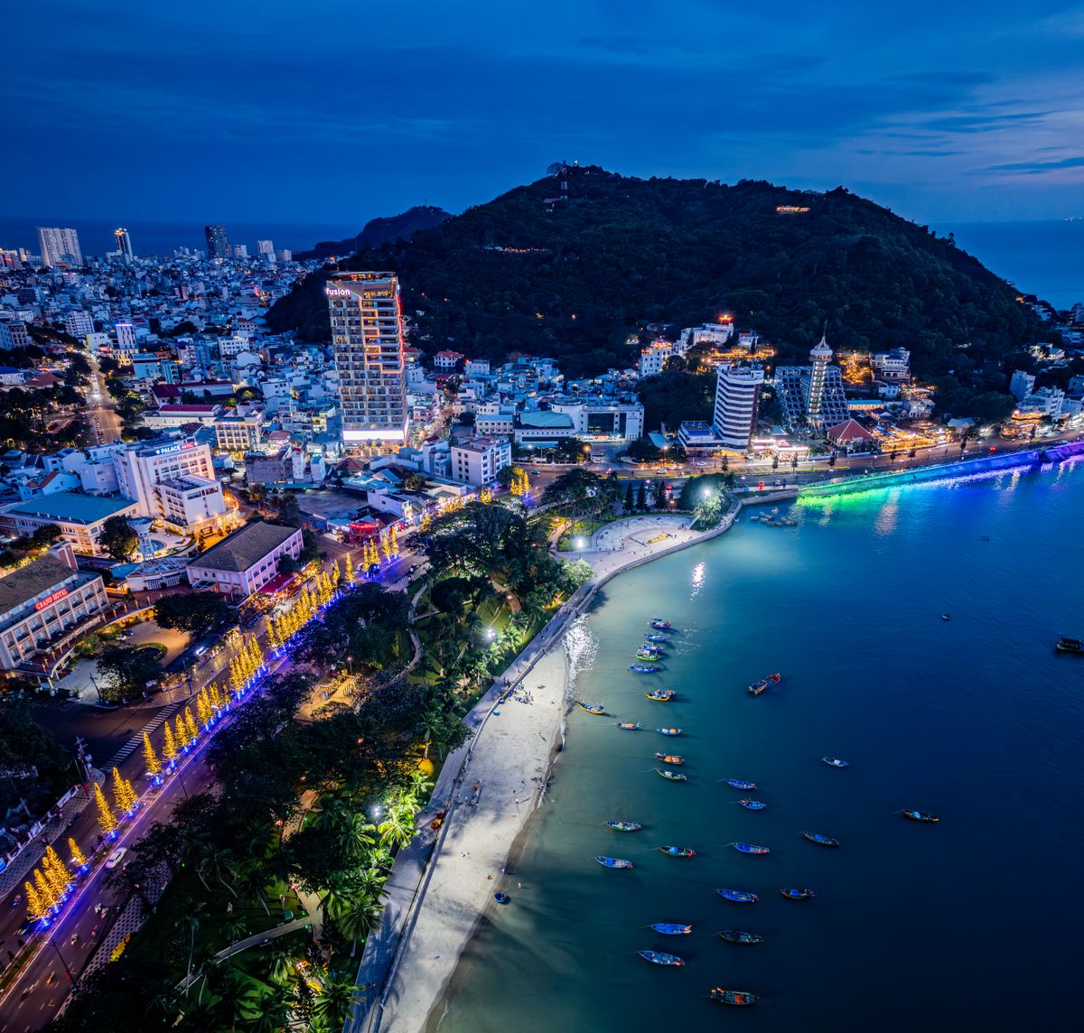 Khung cảnh Vũng Tàu ven biển tuyệt đẹp lúc hoàng hôn