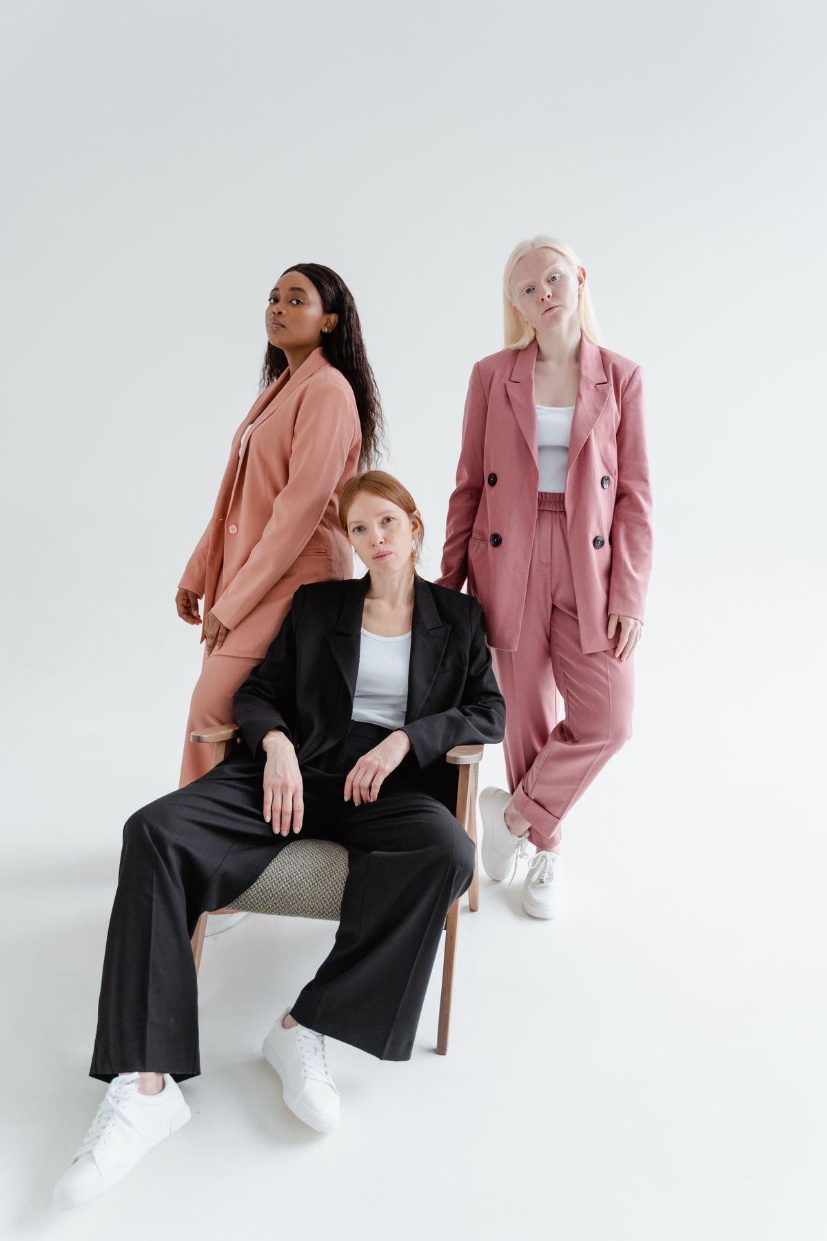 Xu hướng thời trang nữ 2026 với áo blazer thanh lịch