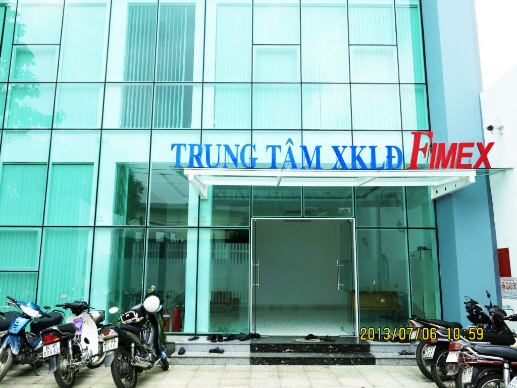 Trung tâm Xuất khẩu lao động Fimexco tại TP.HCM, chuyên đưa lao động sang Nhật, Hàn Quốc và Úc, với chính sách hỗ trợ tài chính và đào tạo tiếng Nhật miễn phí.